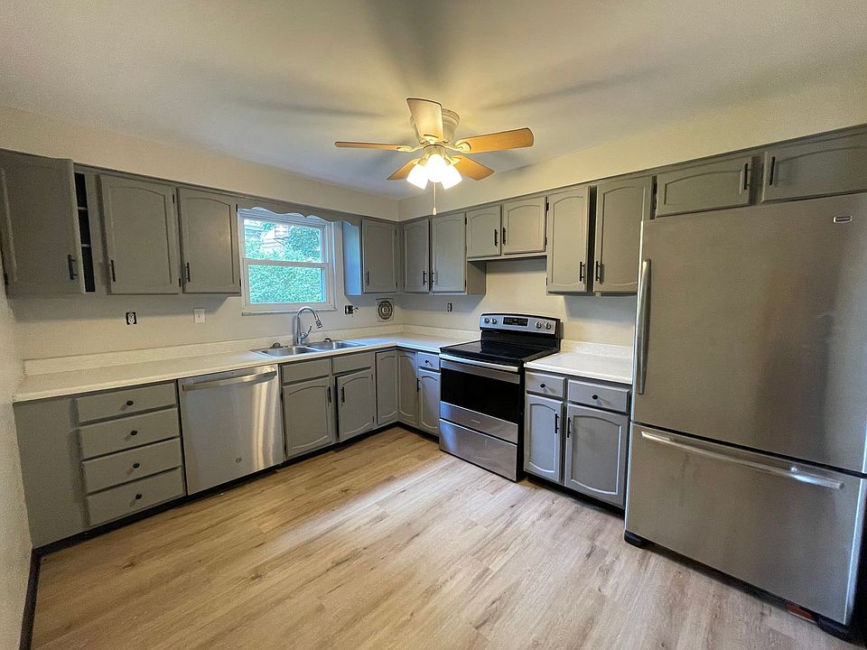 1st image of 112 Woodlawn Ave Floor 2