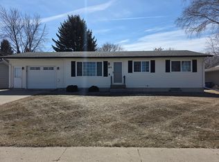 2713 4th Ave S, Moorhead, MN 56560