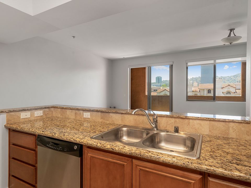 Huge kitchen with ample cabinet & counter space.