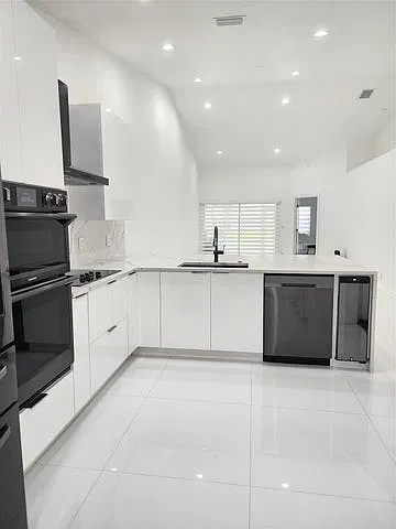 2 bed, 1234 sqft, $2,950 — Photo 4