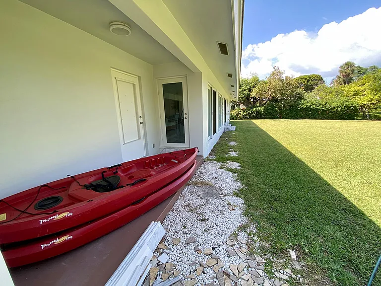 114 N Atlantic Dr — Photo 43