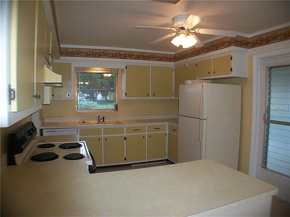 5th image of 2372 Abscott St