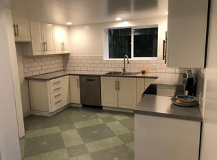 930 25th Ave S #B, Seattle, WA 98144