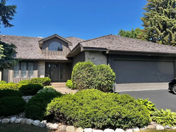 894 S Highview Cir, Mendota Heights, MN 55118