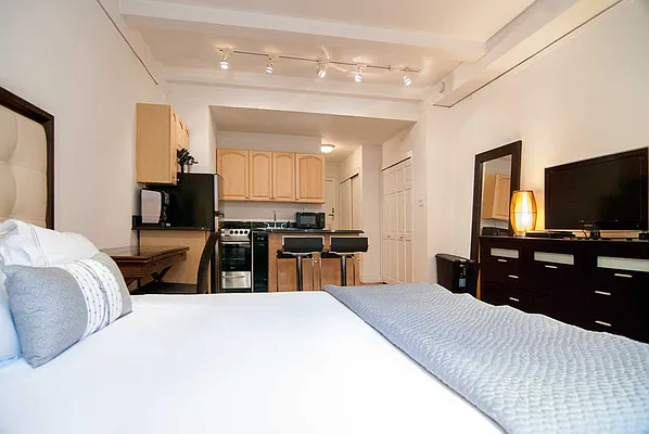 Rented by WAM Partners - William Moses Co. | media 18