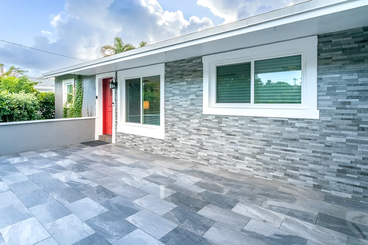 Building Photo - 642 Bunting Dr