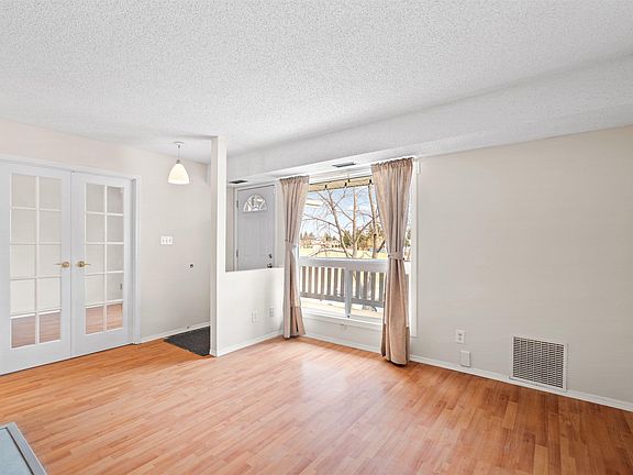 3rd image of 1116 Saddleback Rd NW