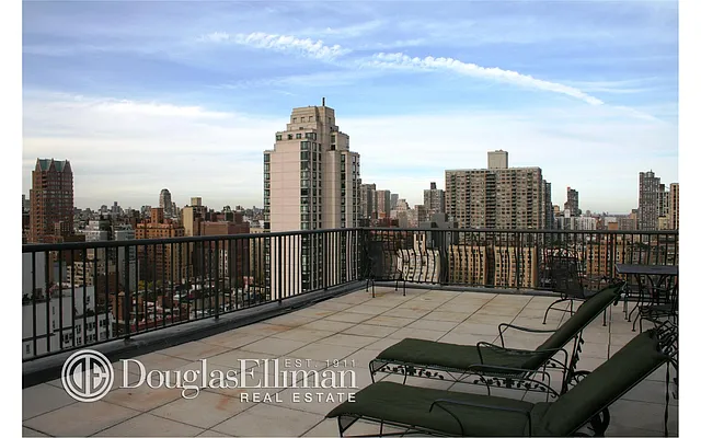 Sold by Douglas Elliman | media 10