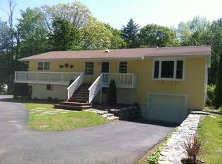 4 White Oak Ln, Warren, CT 06754