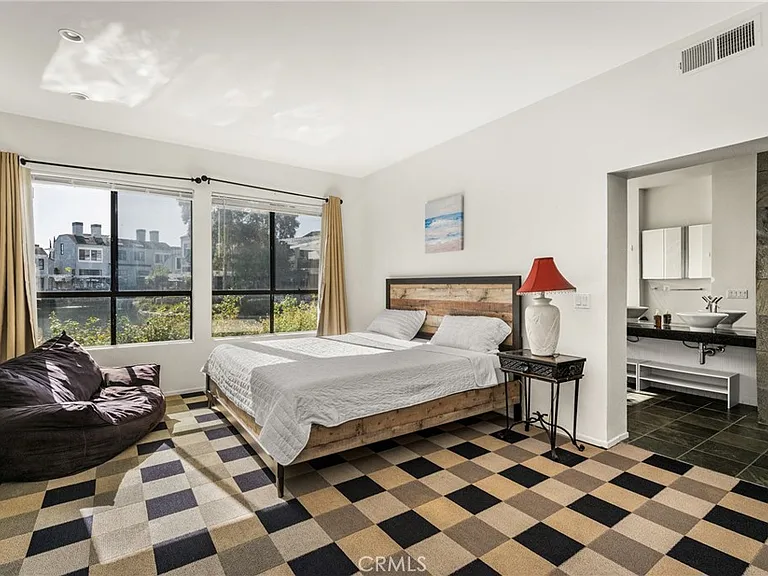 8 Southwind — Photo 22
