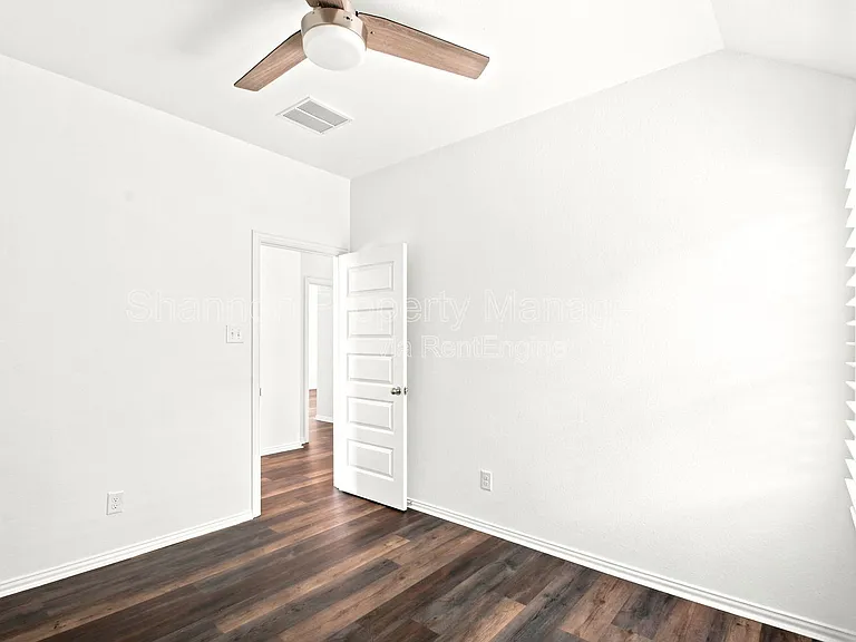 1202 Vilamoura Ct — Photo 41