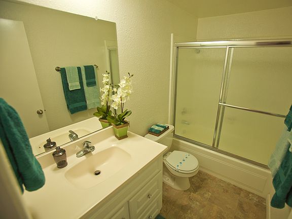 3rd image of 15130 Woodruff Pl