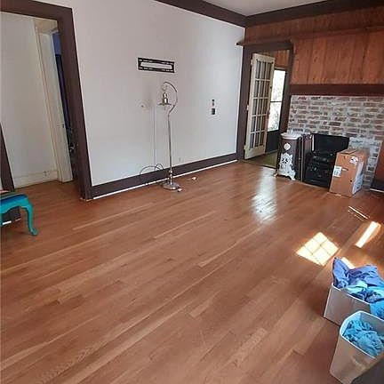 2nd image of 214 Inman Dr
