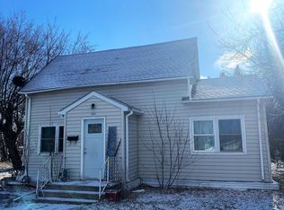 204 2nd Ave SE, Roseau, MN 56751