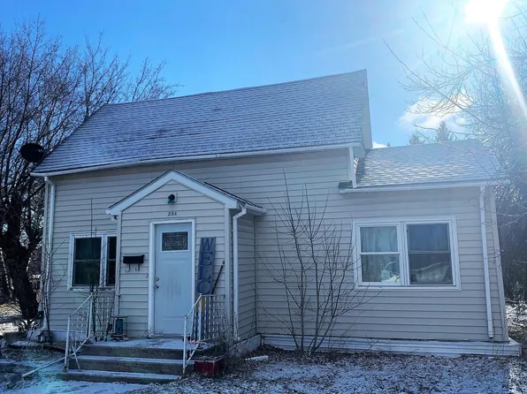 204 2nd Ave SE, Roseau, MN 56751