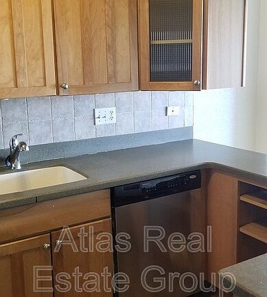 5th image of 800 N Washington St APT 907