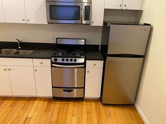 5th image of 190 Wadsworth Ave APT 30