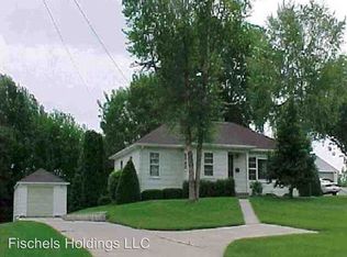 1570 E Ridgeway Ave, Waterloo, IA 50702