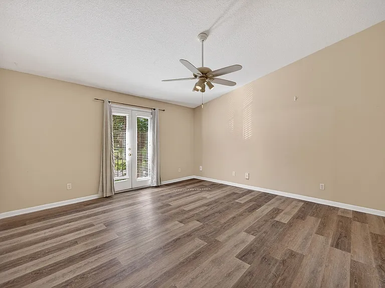 13727 Richmond Park Dr N #105 — Photo 11