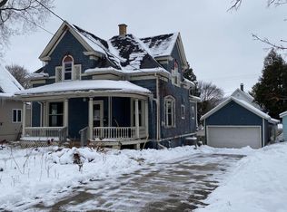 441 Hawthorn St, Burlington, WI 53105