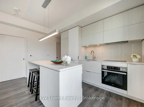 15 Lower Jarvis St #815, Toronto, ON M5E 0C4