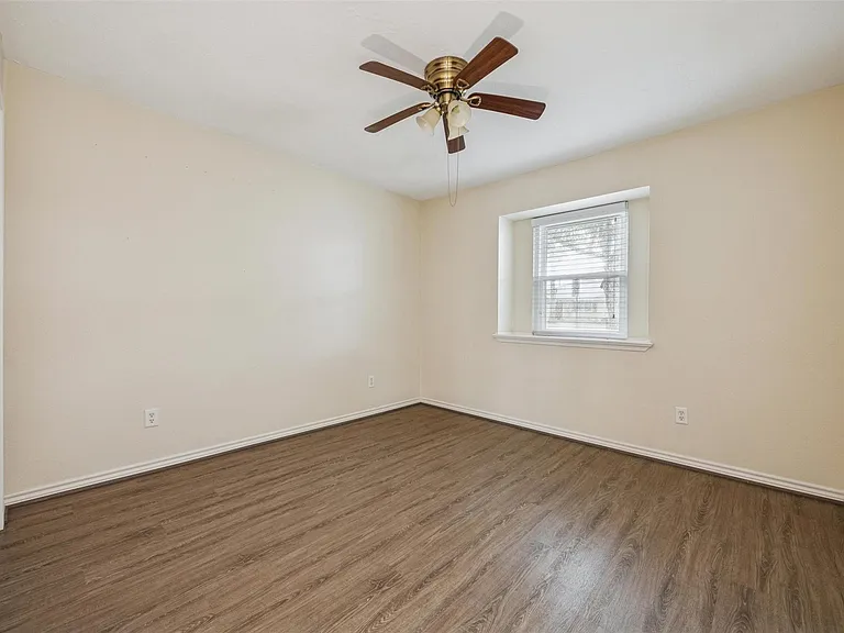 103 Brigadoon Ln — Photo 12