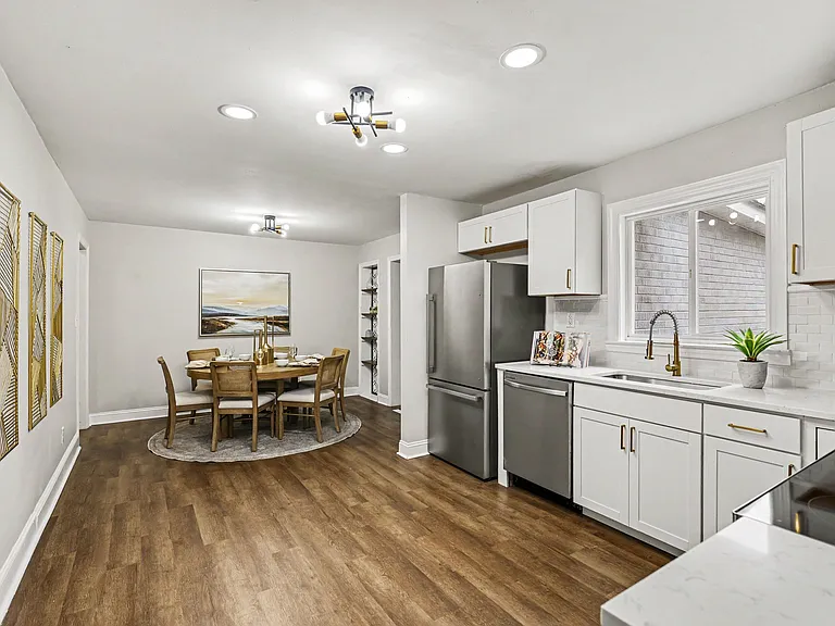 3430 Meredith Ave — Photo 8