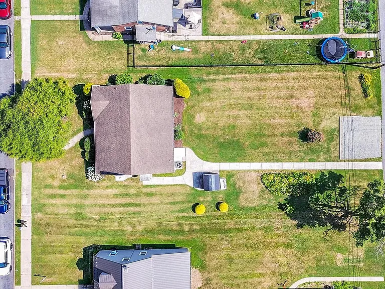 Nice backyard with off-street parking