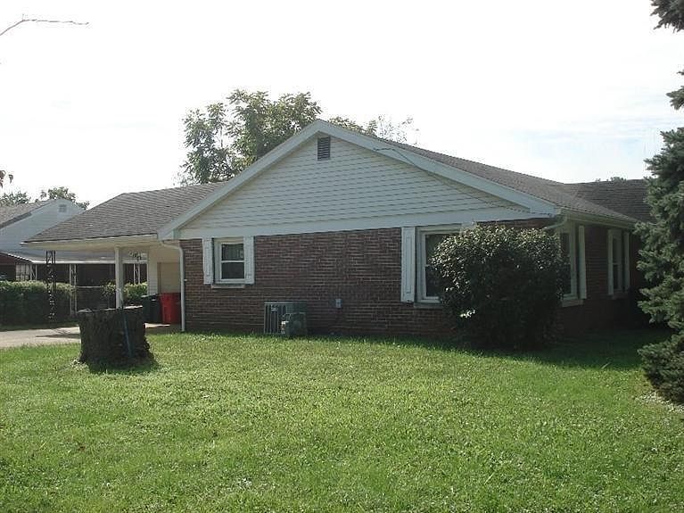 2nd image of 202 Cladorbon Dr