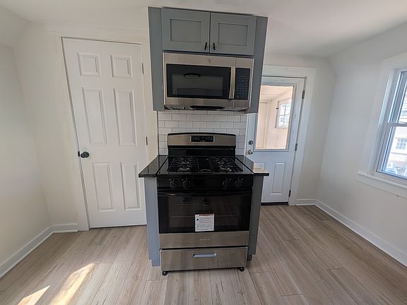 4th image of 244 Spring St #2