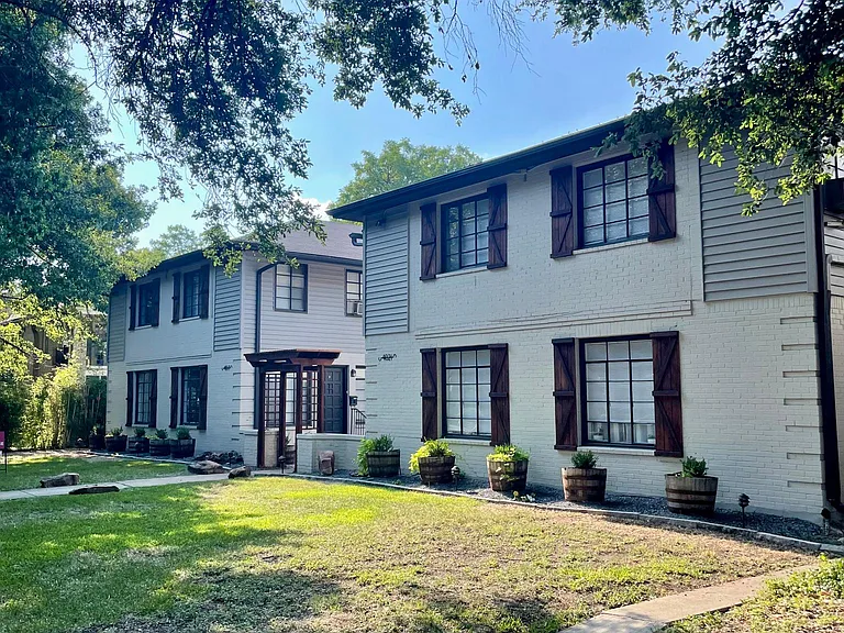 4017 Prescott Ave — Photo 1