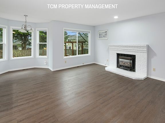 5th image of 817 151st St SW