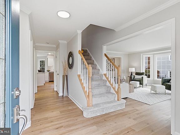 2nd image of 43204 Wayside Cir
