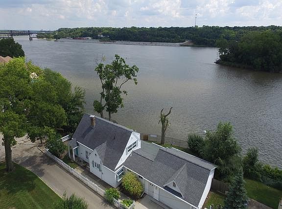3rd image of 1301 Island Ave