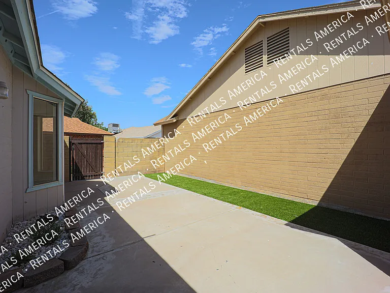 1055 N Recker Rd #1018 — Photo 29