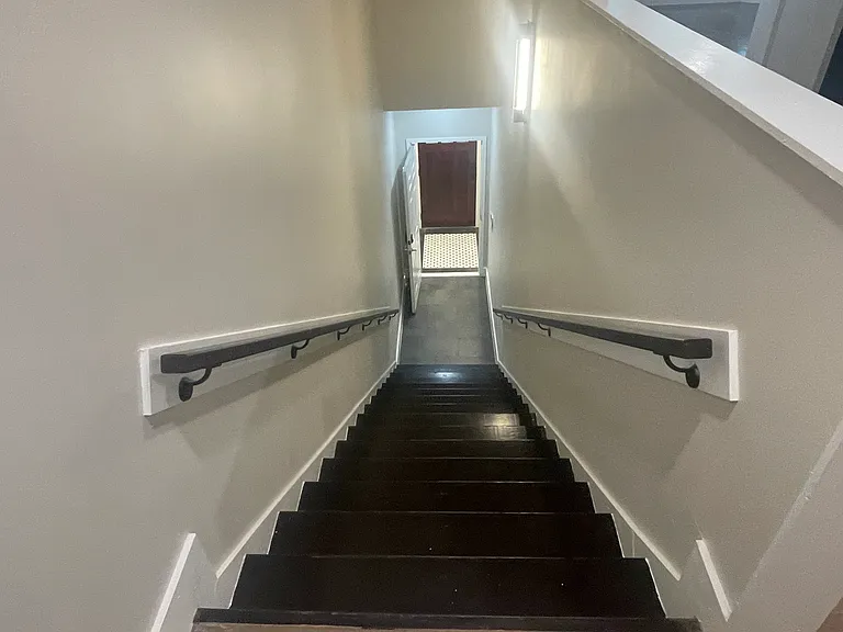 309 W Duffy St #A — Photo 8