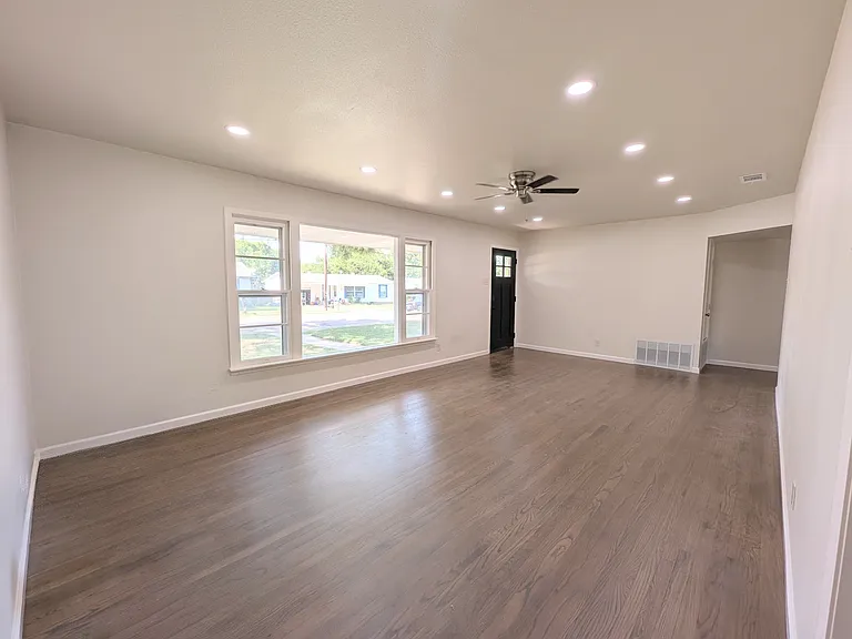 Living View 2