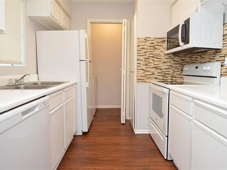 8630 Mallard Reserve Dr #205 — Photo 6