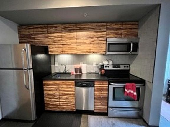 4th image of 415 Oliver Hill Way APT 1A