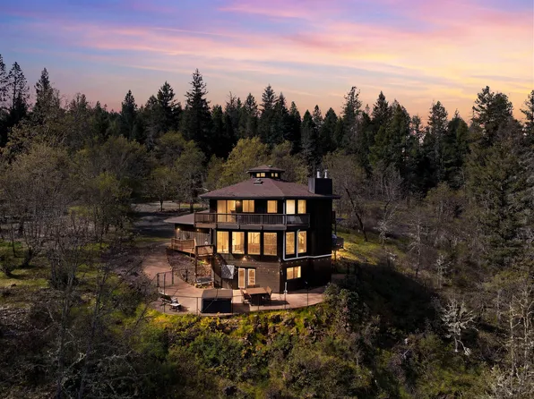 7201 Crowfoot Rd, Trail, OR 97541