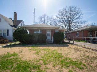 137 10th St, Carmi, IL 62821