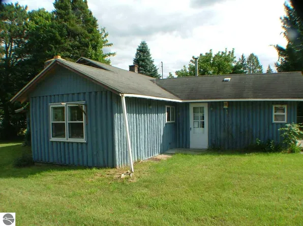 2927 N Main St, Central Lake, MI 49622