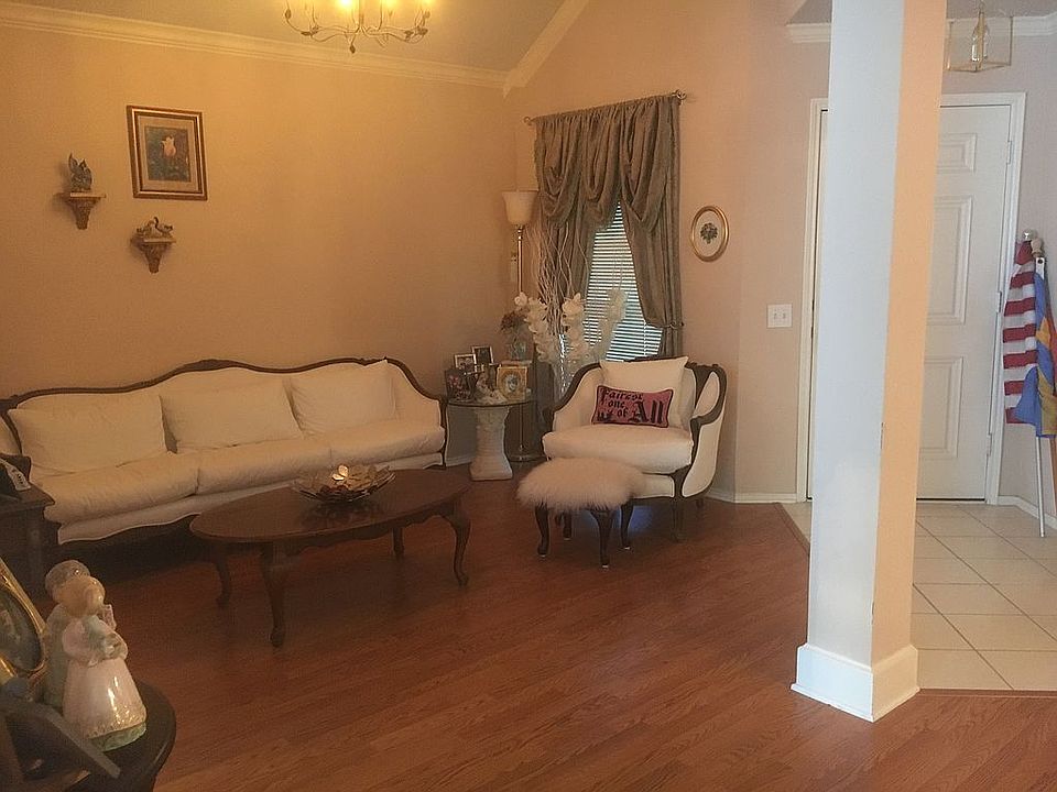 2nd image of 1113 Marshall Dr