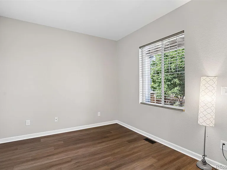 92 Homestead Way — Photo 8