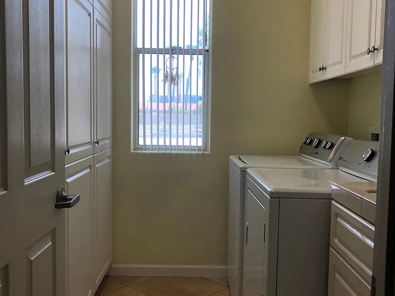 416 W Dominguez Rd — Photo 8