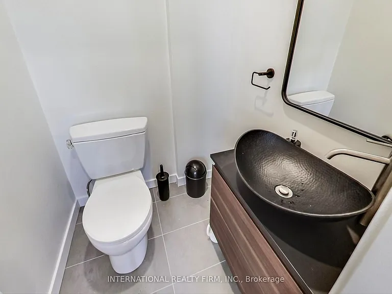 1097 Glengrove Ave — Photo 13