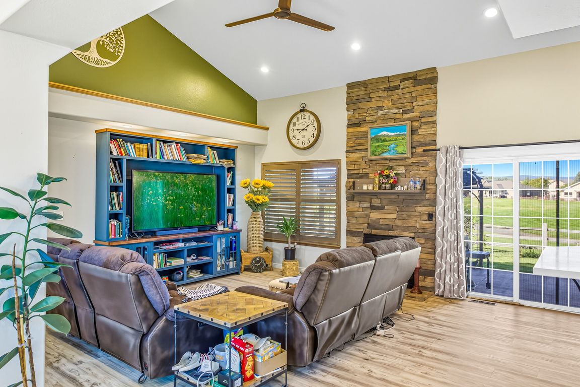 next background image