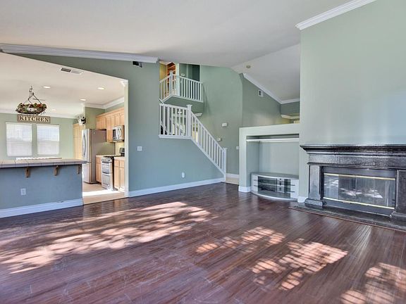 5th image of 741 Calais Dr