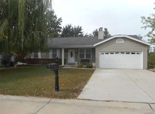 1304 Farm Valley Dr, Saint Peters, MO 63376