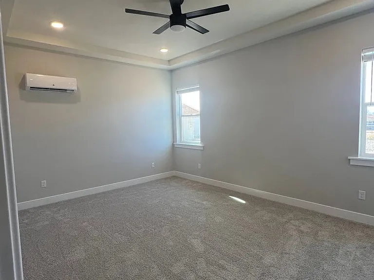 4910 W Wagon Wheel Dr — Photo 12